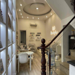 SANG SPA ĐẸP + NHIỀU MÁY CÔNG NGHỆ GIÁ TRỊ  GIÁ RẺ LẮM CHỈ 120 tr