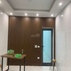 Cho thuê nhà,100m2,  3 tầng kinh doanh văn phòng, khách sạn, lớp học