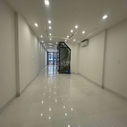 Nhà thiết kế chuẩn văn phòng 20-25 nhân sự không gian làm việc riêng