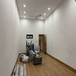 Cho thuê nhà,100m2,  3 tầng kinh doanh văn phòng, khách sạn, lớp học