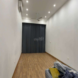 Cho thuê nhà,100m2,  3 tầng kinh doanh văn phòng, khách sạn, lớp học