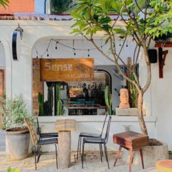 NHÀ FORM ĐẸP KD CHILL, VINTAGES, 1 TRỆT 1 LẦU GẦN BỜ KÈ TRƯỜNG SA - Q1