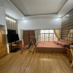 NGAY ĐH GTVT - LÊ VĂN VIỆT - 2PN 3WC - SÂN OTO - FULL NỘI THẤT XỊN