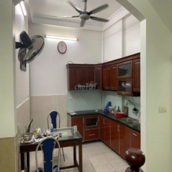 CHÍNH CHỦ CHO THUÊ NHÀ HỘ GIA ĐÌNH Ở PHỐ DỊCH VỌNG, CẦU GIẤY, HÀ NỘI