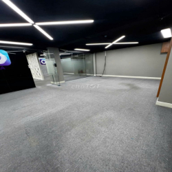 Văn phòng 3/2 Quận 10, 120m2 giá 35 triệu/tháng tòa nhà cao cấp