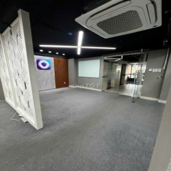 Văn phòng 3/2 Quận 10, 120m2 giá 35 triệu/tháng tòa nhà cao cấp