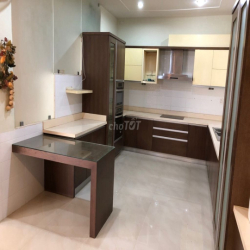 Cho Thuê Nhà Út Tịch, P.4, Q.Tân Bình, DT:10x20m, trệt, 2 lầu