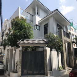 Cho Thuê Nhà Út Tịch, P.4, Q.Tân Bình, DT:10x20m, trệt, 2 lầu