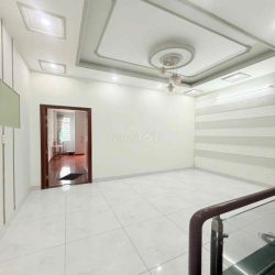 Nhà 2 lầu 4pn full nội thất KDC Hồng Phát