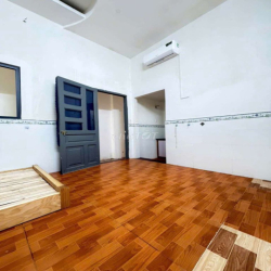 Căn hộ phòng trọ rộng, thoáng mát, giờ giấc tự do, tầng trệt,máy lanh