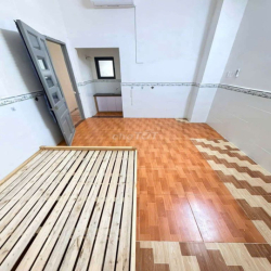 Căn hộ phòng trọ rộng, thoáng mát, giờ giấc tự do, tầng trệt,máy lanh