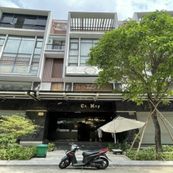 Cho thuê nguyên căn KDT Vạn Phúc city giá 45tr 7x20m có thang máy