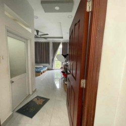 Cho Thuê Nhà Hẻm xe tải thông p13