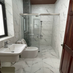 Cho thuê nguyên căn KDT Vạn Phúc city giá 45tr 7x20m có thang máy