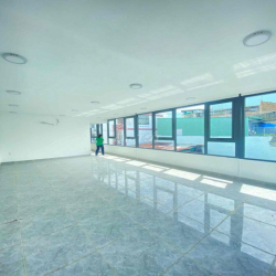 cho thuê nhà căn góc đường Bàn Cờ (Q3 cũ) 5 x 18m giá rẻ thị trường