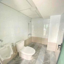 cho thuê nhà căn góc đường Bàn Cờ (Q3 cũ) 5 x 18m giá rẻ thị trường