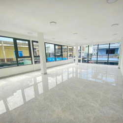 cho thuê nhà căn góc đường Bàn Cờ (Q3 cũ) 5 x 18m giá rẻ thị trường