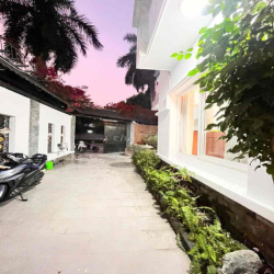 Cho thuê biệt thự khu Tên Lửa Aeon, góc 2MT đường Số  , DT 12 x 20m,