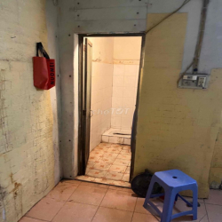 Cho thuê phòng trọ mặt đất ở hoặc làm kho phòng kép kín giá chỉ 2,5t