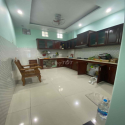 nguyên căn hẻm cmt8 (3,5x12m 2 lầu 3pn 3wc, nhà đẹp)