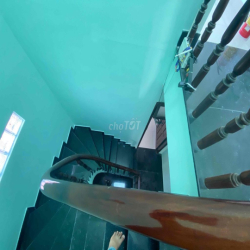 nguyên căn hẻm cmt8 (3,5x12m 2 lầu 3pn 3wc, nhà đẹp)