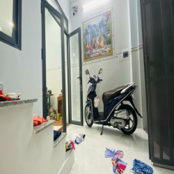 Nhà đẹp mới xây cách Aeon Tân Phú 200m