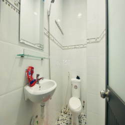 Nhà đẹp mới xây cách Aeon Tân Phú 200m