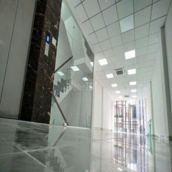 Cho thuê nhà 01 Nguyễn Văn Nguyễn,Quận 1.DT:5x17m (hầm+4 tầng)