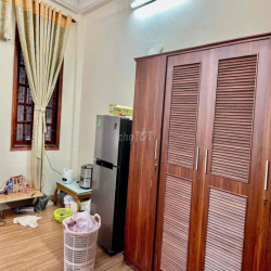 THUÊ NHÀ GIÁ BÌNH DÂN 35m2 Đường Láng