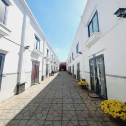 Nhà liền kề 2 phòng ngủ