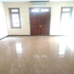 Nhà phân lô ngõ 106 Hoàng Quốc Việt - Diện tích 65m x 5 tầng, 27 triệu
