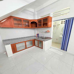 Cho Thuê Nhà Nguyên Căn Đường 3/2. Tiện Vừa Ở Vừa Kinh Doanh