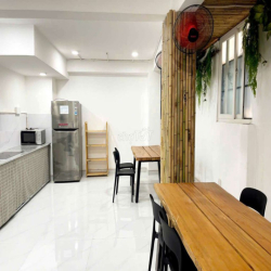 CHO THUÊ KTX MỚI CAO CẤP XỊN XÒ ĐẦY ĐỦ TRANG THIẾT BỊ ĐỒ DÙNG NẤU ĂN
