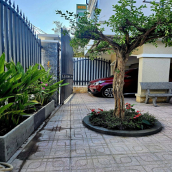 Biệt thự SHR, full nội thất, 197m2 đất, 5PN, gần biển