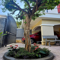 Biệt thự SHR, full nội thất, 197m2 đất, 5PN, gần biển