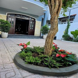 Biệt thự SHR, full nội thất, 197m2 đất, 5PN, gần biển