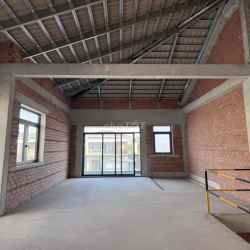 cho thuê biệt thự thô