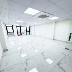 Chính chủ cho thuê VP mới, ngõ to 31 Hoàng Cầu, 45m2 giá 10 tr