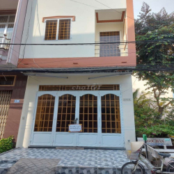 CHO THUÊ NHÀ 1 Trệt  2 Lầu. DT sàn 4m×15m