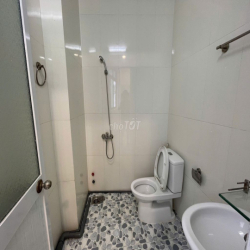 Cho thuê căn hộ KDT VẠn PHúc city 40m2 full nội thất giá 6tr