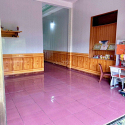 Cho thuê nhà 2 tầng mặt tiền đường Trần Hưng Đạo