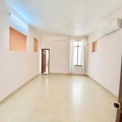 CHO THUÊ NHÀ 4 TẦNG NGAY LOTEE MART Q.7