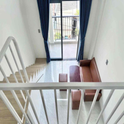 Căn hộ Ban công đầy đủ tiện nghi gần Metro Ngã Tư Thủ Đức