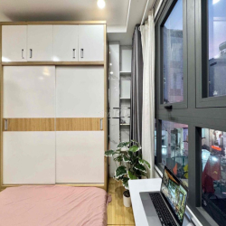 CHO THUÊ CĂN HỘ FULL NỘI THẤT GIÁ RẺ CỬA SỔ NGAY TRUNG TÂM QUẬN 3 T4