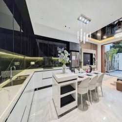 Nhà 3 tầng 3 phòng ngủ mới xây – khu Hòa Xuân | Hiện đại & rộng rãi