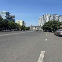 Cho thuê nhà nguyên căn sát Vạn phúc city 210m - oto đậu trong sân nhà