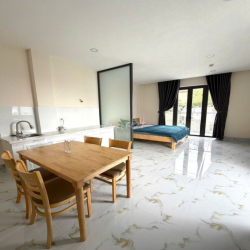CHO THUÊ CĂN HỘ STUDIO FULL NỘI THẤT CÓ BAN CÔNG  Đ. NGUYỄN TRÃI