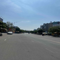 Cho thuê nhà nguyên căn sát Vạn phúc city 210m - oto đậu trong sân nhà