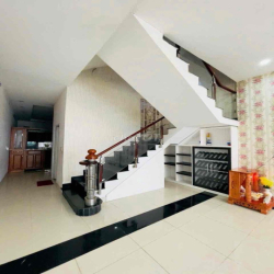 Chủ gửi cho thuê nhà 1T2L Full nội thất KDC Tân Phong KP7 P.Tân Phong