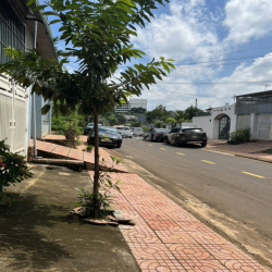 Phòng trọ gia đình an ninh tốt trung tâm phố